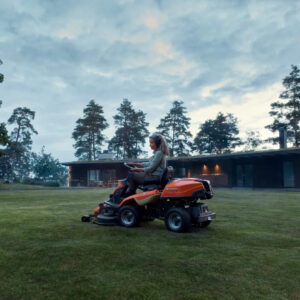 Tondeuse Autoportée Husqvarna Rider 216T AWD Sans Plateau de Coupe – Image 5