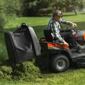 Tondeuse autoportée HUSQVARNA TC 220T à 2 cylindres et avec Sac de ramassage 19,5 CV - 108CM – Image 5