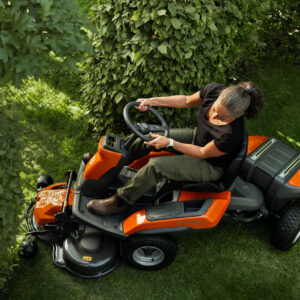 Tondeuse Husqvarna R 200iX AWD Accu Rider Sans Plateau de coupe et chargeur de batterie – Image 5