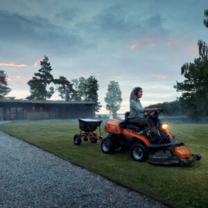 Tondeuse Autoportée Husqvarna Rider 216T AWD Sans Plateau de Coupe – Image 4